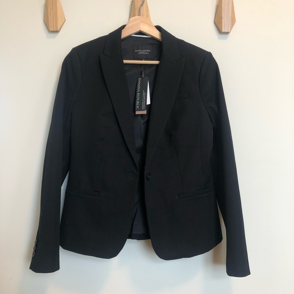 Banana Republic classic fit blazer size 6 black NWT